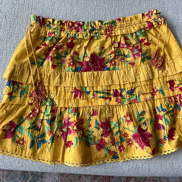 NWT FARM Rio Yellow Flower Dream Ruffle Mini Skirt- XL - Picture 6 of 11